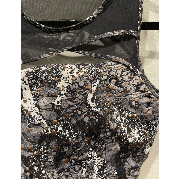 FABLETICS Black Marble Long Line Sports Keyhole Metallic Sports Bra And Legging - Picture 5 of 10